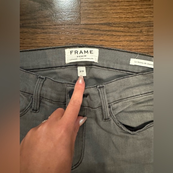 FRAME Le Skinny de Jeanne Distressed Jean - Picture 3 of 6